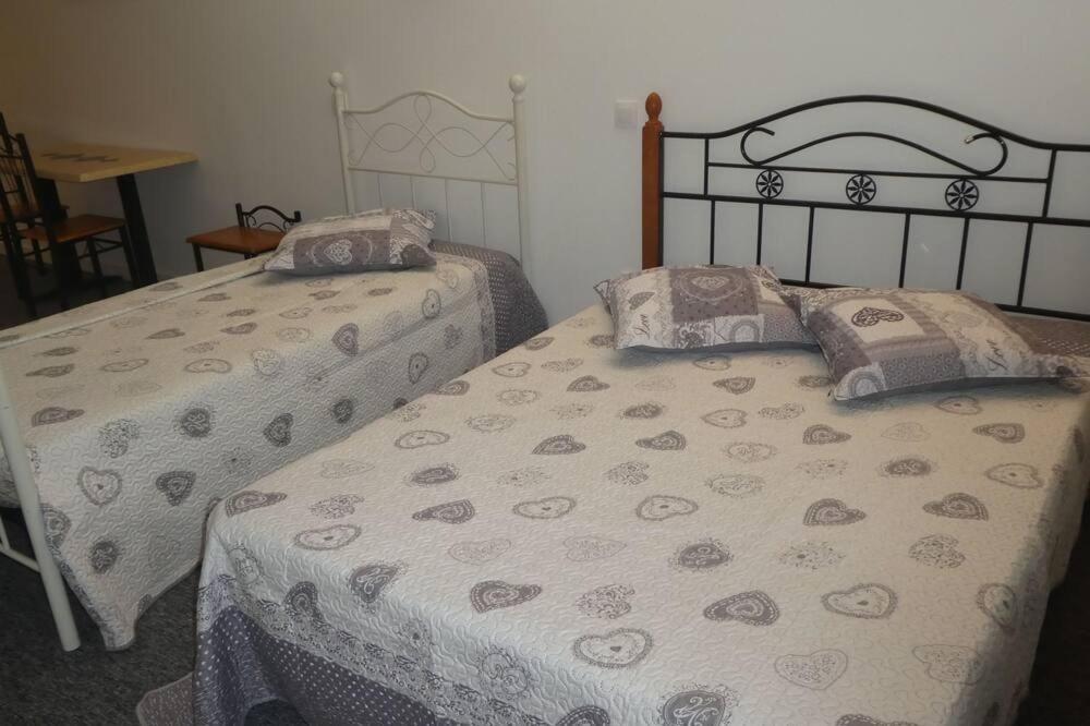 Etanit ! Etape Calme Et Parking Velo, Bicycle - Connection Tous A 1Mn Bus,Train Et Aeroport - Plein Centre De Beziers Pour Visiter,Manger - Chambres Climatisees, Spacieuses Amenagees Pour Singles, Couple, Et Ou Familles - Consigne Et Petit Dej En Plu Béziers Eksteriør billede